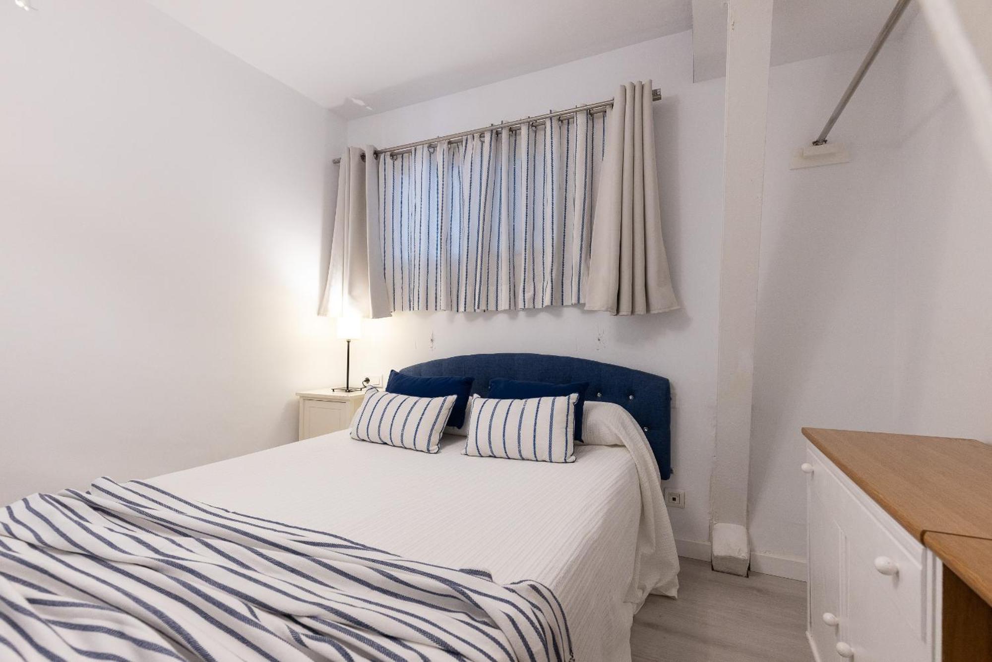 Uhc Rodas Apartments Салоу Стая снимка