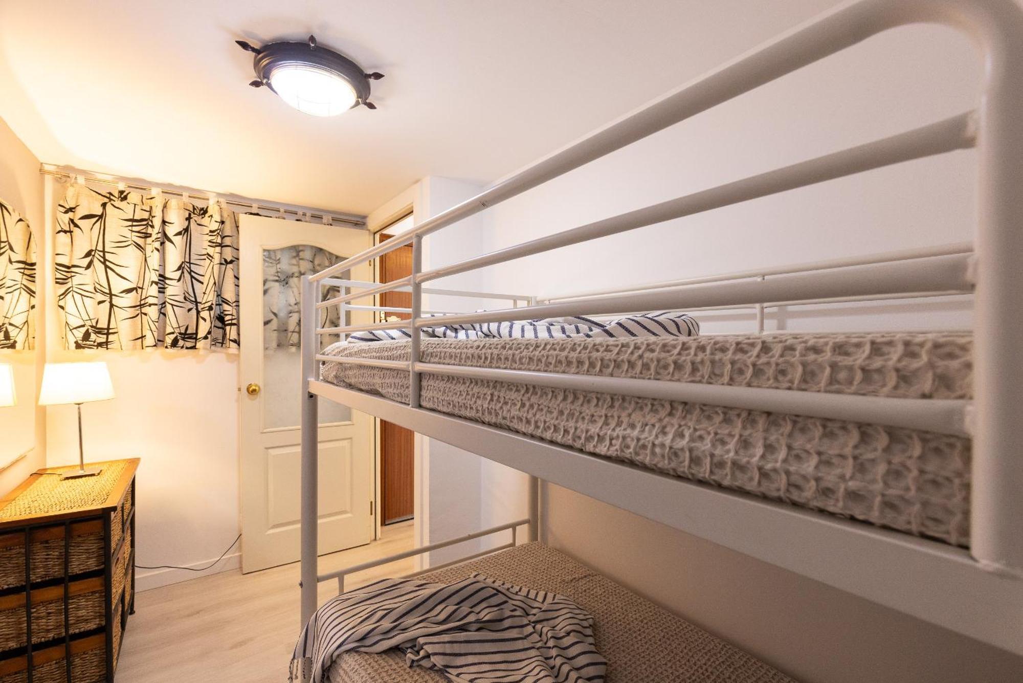 Uhc Rodas Apartments Салоу Стая снимка